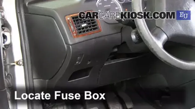 2008 Peugeot 307 XT HDi 2.0L 4 Cyl. Turbo Diesel Fusible (interior) Control